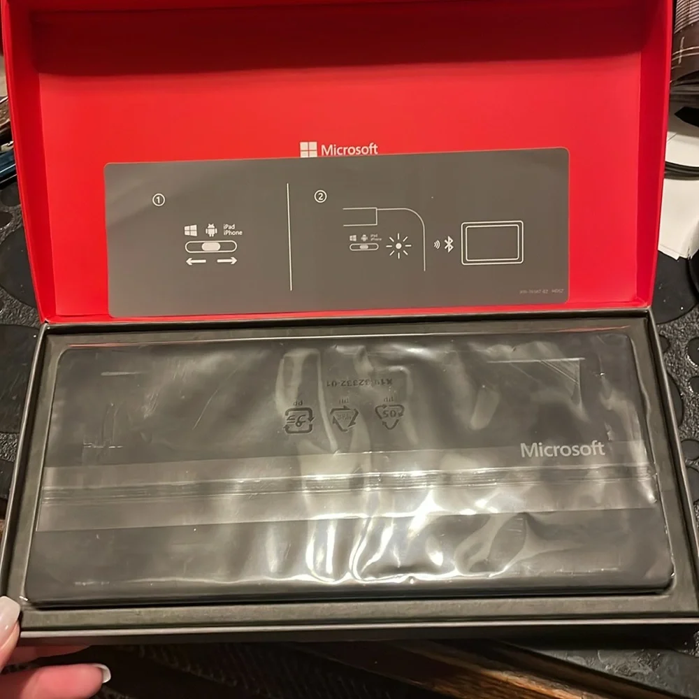 Microsoft Universal Mobile Keyboard for iPad iPhone android windows